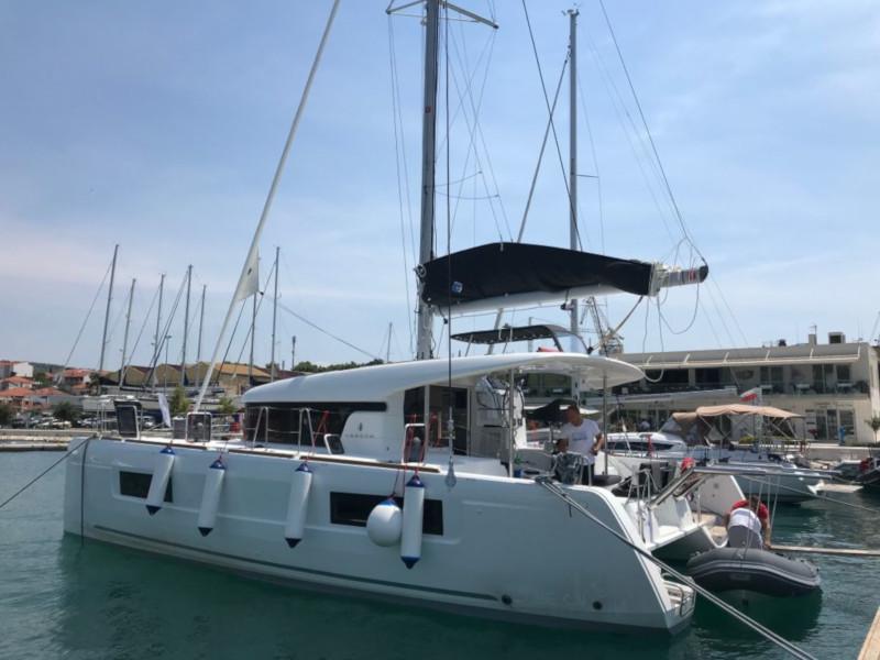 Book yachts online - catamaran - Lagoon 40 - Nathalie - rent