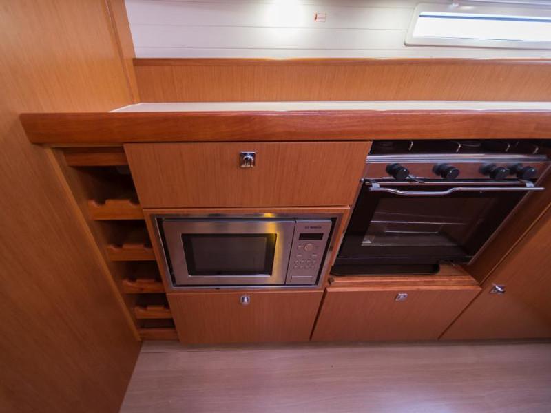 Book yachts online - sailboat - Bavaria Cruiser 56 - La Vestale - rent