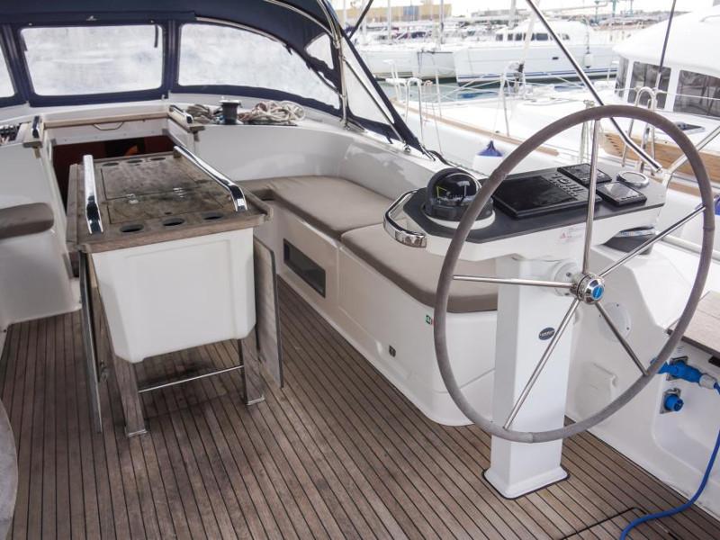 Book yachts online - sailboat - Bavaria Cruiser 56 - La Vestale - rent