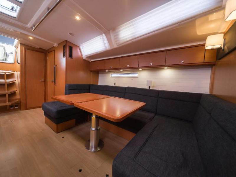 Book yachts online - sailboat - Bavaria Cruiser 56 - La Vestale - rent