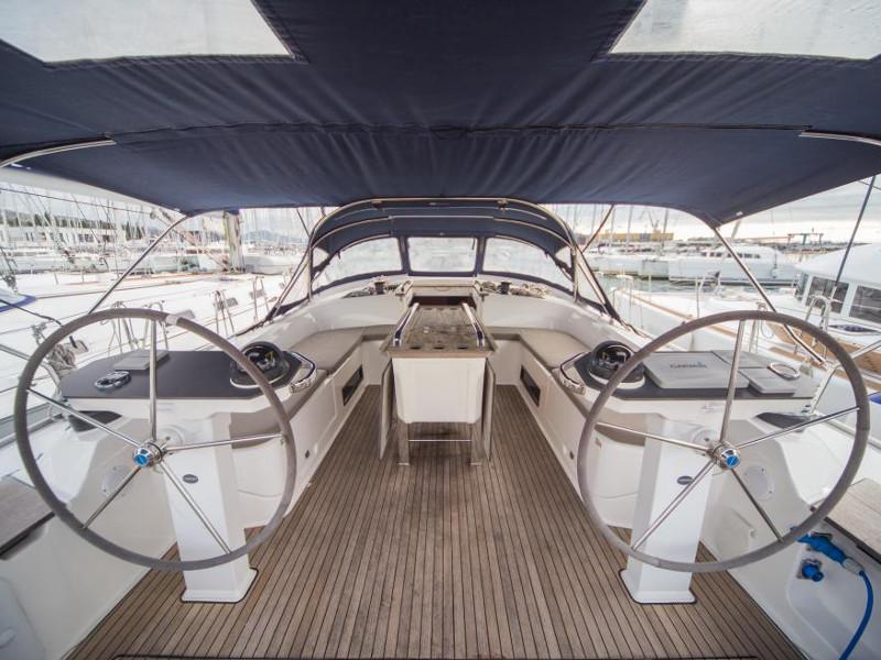 Book yachts online - sailboat - Bavaria Cruiser 56 - La Vestale - rent