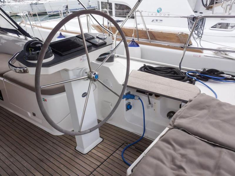 Book yachts online - sailboat - Bavaria Cruiser 56 - La Vestale - rent