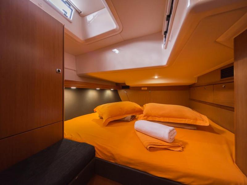 Book yachts online - sailboat - Bavaria Cruiser 56 - La Vestale - rent