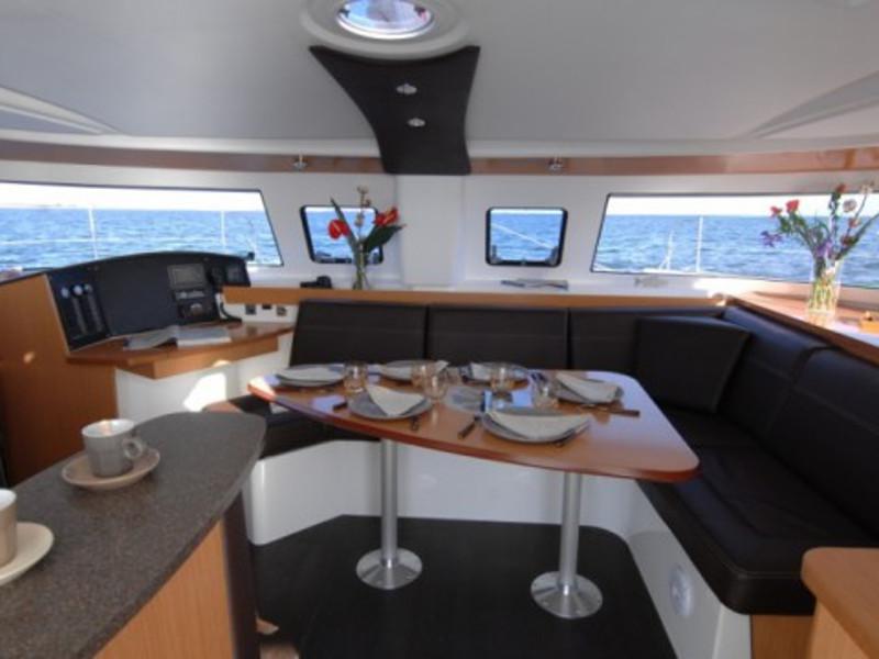 Book yachts online - catamaran - Lipari 41 - Happy - rent