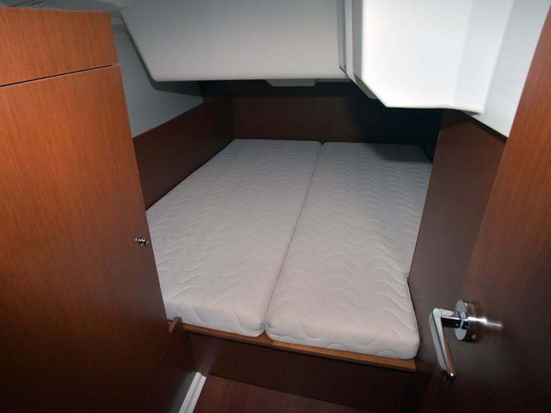 Book yachts online - sailboat - Oceanis 38.1 - Magpie - rent