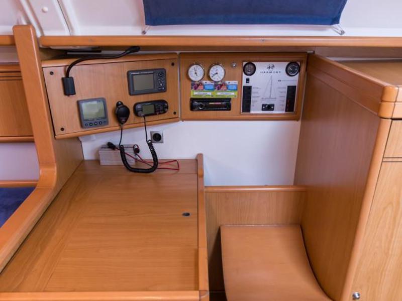 Book yachts online - sailboat - Harmony 47 - Sakatia - rent
