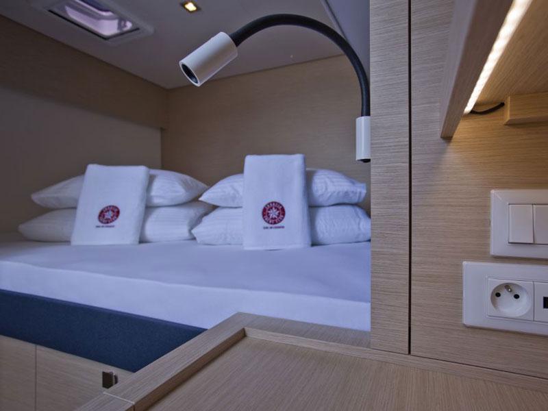 Book yachts online - catamaran - Saona 47 - Saga - rent