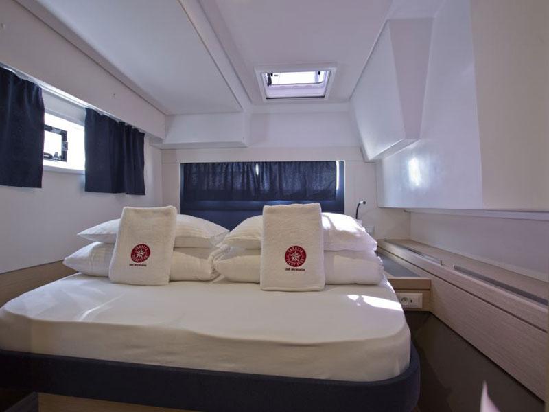 Book yachts online - catamaran - Saona 47 - Saga - rent