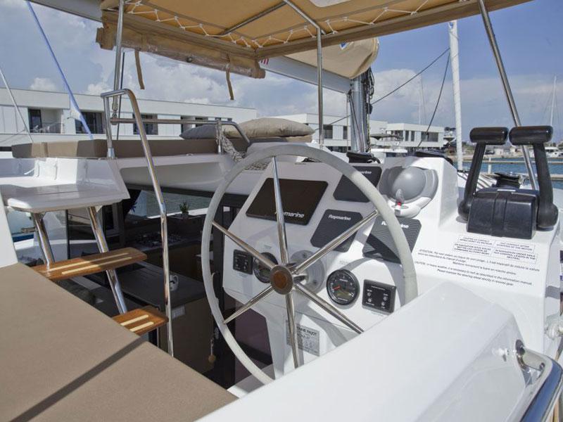 Book yachts online - catamaran - Saona 47 - Saga - rent