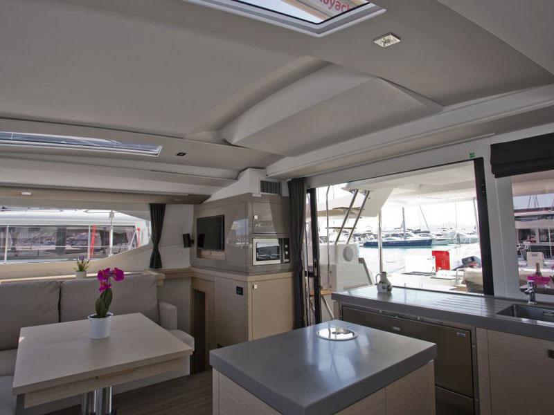 Book yachts online - catamaran - Saona 47 - Saga - rent