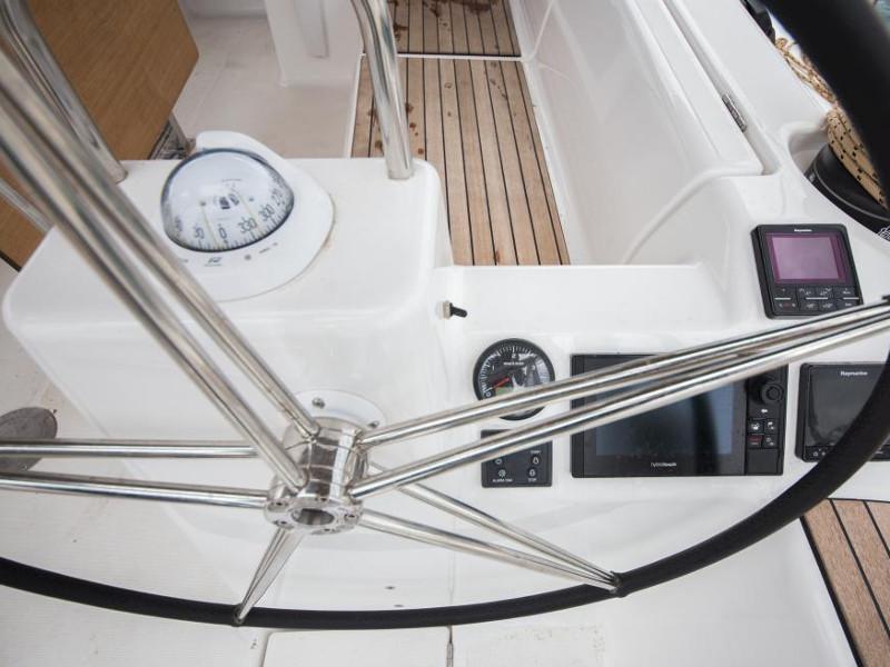 Book yachts online - sailboat - Dufour 460 Grand Large - Lucrece - rent