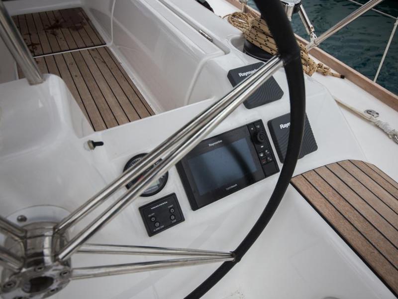 Book yachts online - sailboat - Dufour 460 Grand Large - Lucrece - rent