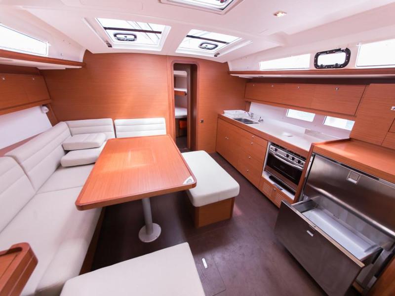 Book yachts online - sailboat - Dufour 460 Grand Large - Lucrece - rent