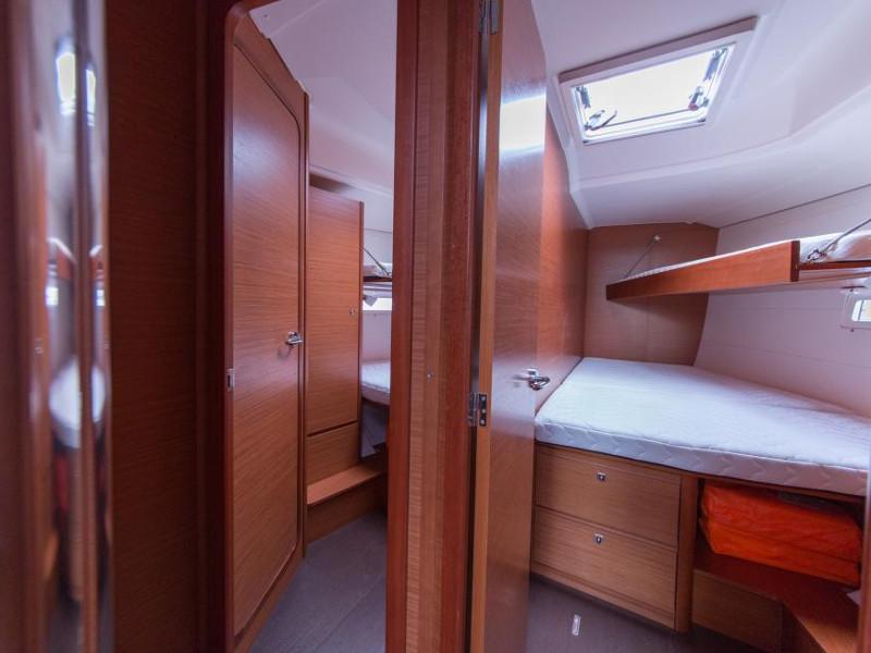 Book yachts online - sailboat - Dufour 460 Grand Large - Lucrece - rent