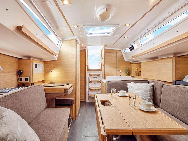 Book yachts online - sailboat - Elan E4 - Bella Mia - rent