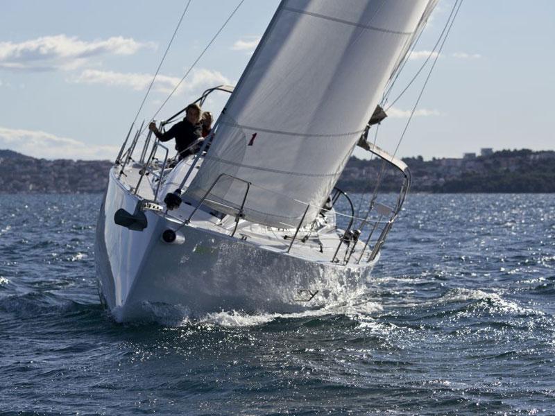 Book yachts online - sailboat - Elan E4 - Bella Mia - rent