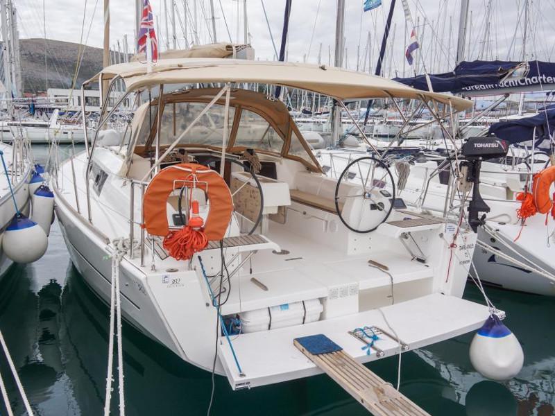 Book yachts online - sailboat - Dufour 382 Grand Large - Dardanus - rent