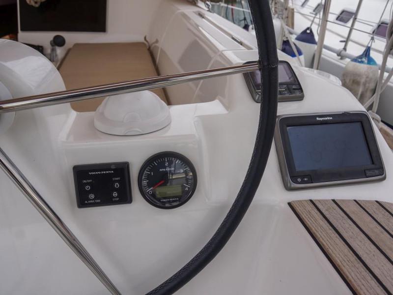 Book yachts online - sailboat - Dufour 382 Grand Large - Dardanus - rent