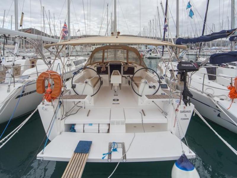 Book yachts online - sailboat - Dufour 382 Grand Large - Dardanus - rent