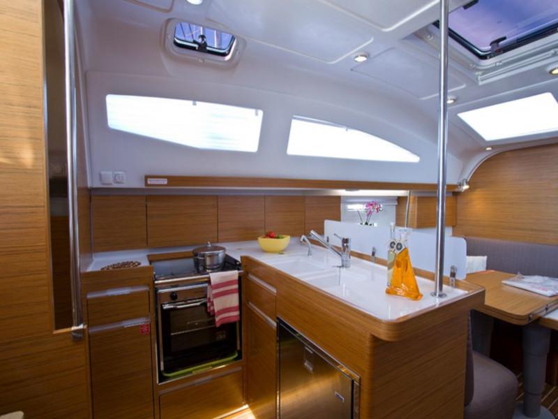 Book yachts online - sailboat - Elan Impression 40 - Majandra - rent