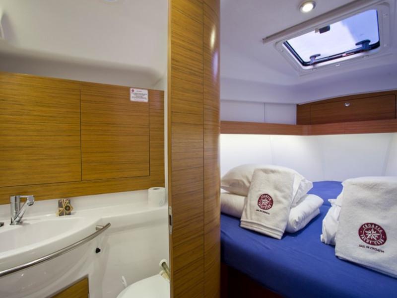 Book yachts online - sailboat - Elan Impression 40 - Majandra - rent