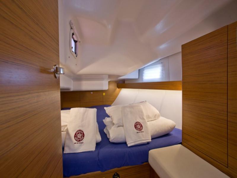 Book yachts online - sailboat - Elan Impression 40 - Majandra - rent