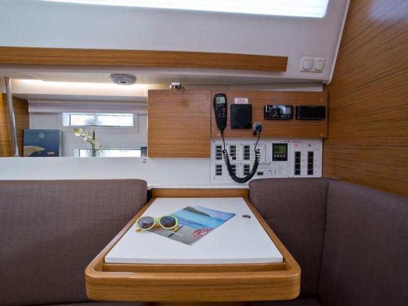 Book yachts online - sailboat - Elan Impression 40 - Majandra - rent
