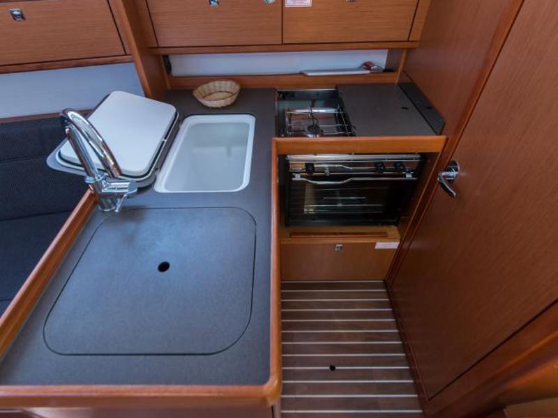 Book yachts online - sailboat - Bavaria Cruiser 33 (4) - Allori - rent