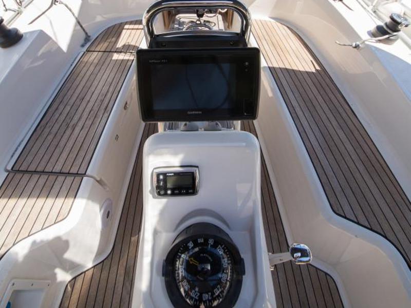 Book yachts online - sailboat - Bavaria Cruiser 33 (4) - Allori - rent