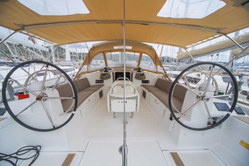 Book yachts online - sailboat - Sun Odyssey 519 - Malake - rent