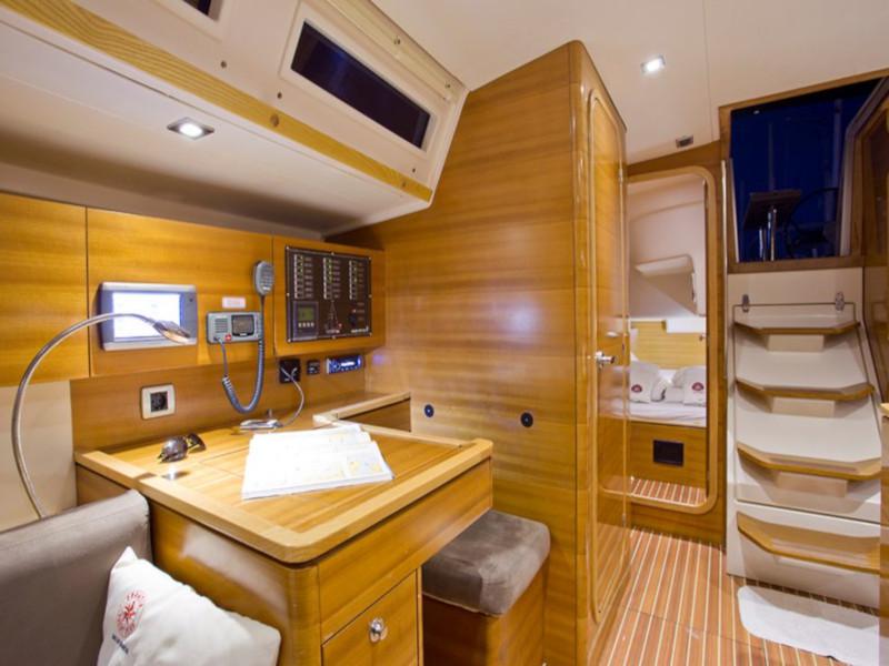 Book yachts online - sailboat - Salona 44 - Elva - rent