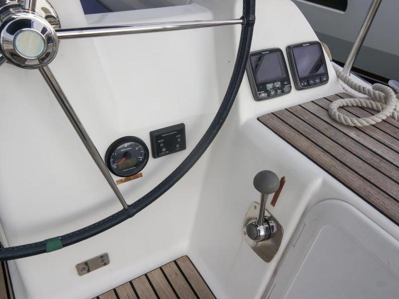 Book yachts online - sailboat - Dufour 380 - Pegase - rent