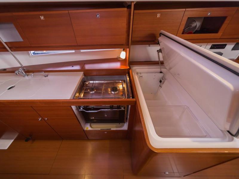 Book yachts online - sailboat - Dufour 380 - Pegase - rent