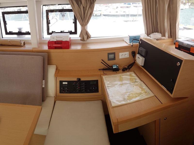 Book yachts online - catamaran - Lagoon 400 S2 - Platon - rent