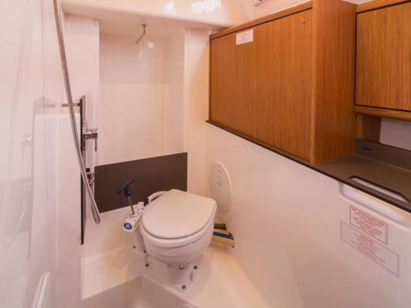 Book yachts online - sailboat - Bavaria Cruiser 33 (4) - Buti - rent