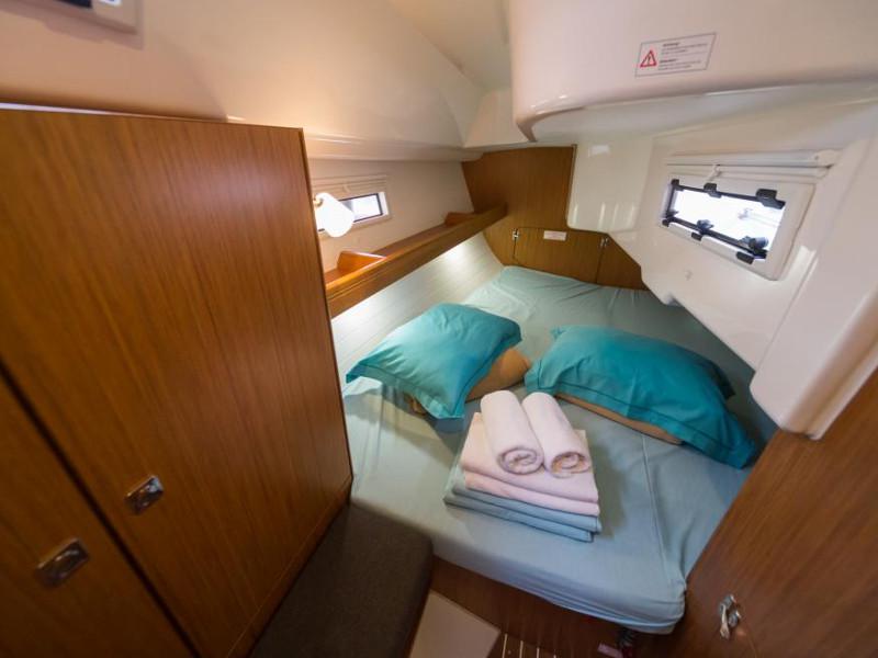 Book yachts online - sailboat - Bavaria Cruiser 33 (4) - Buti - rent