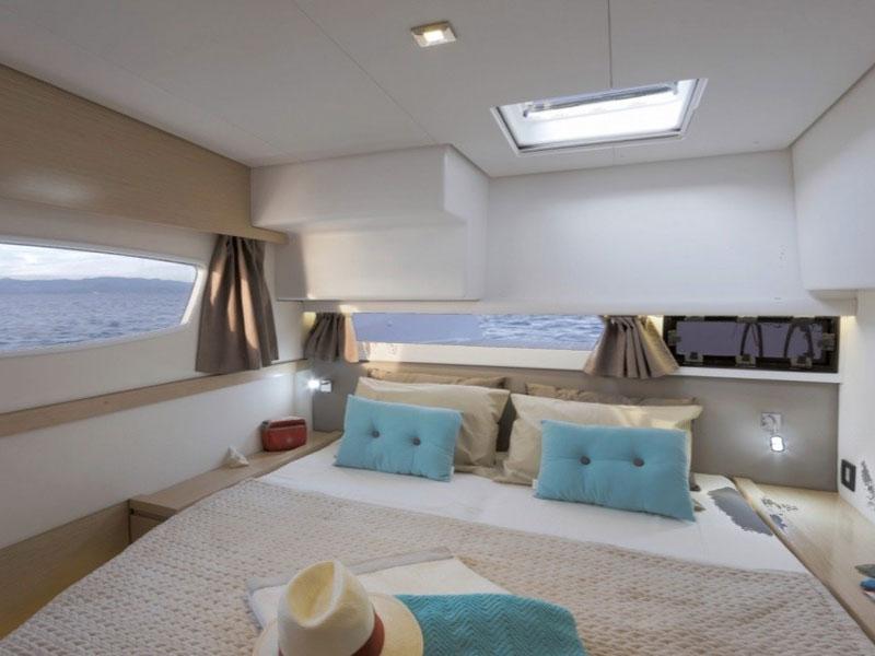 Book yachts online - catamaran - Saba 50 - Sunset - rent