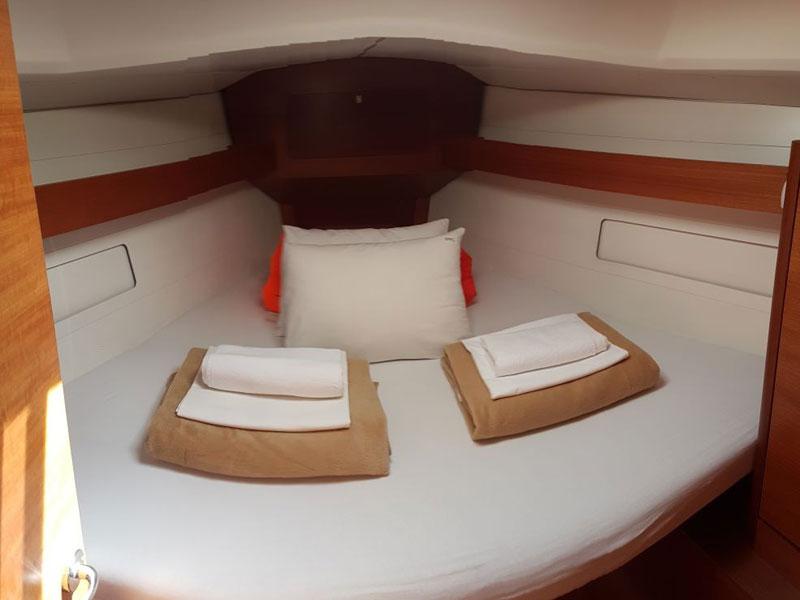 Book yachts online - sailboat - Dufour 382 Grand Large - Aristarchos - rent