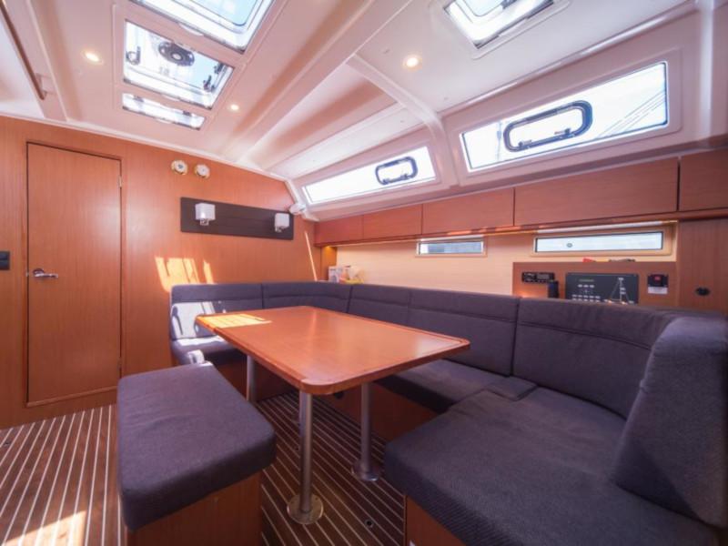 Book yachts online - sailboat - Bavaria Cruiser 46 - Matos - rent