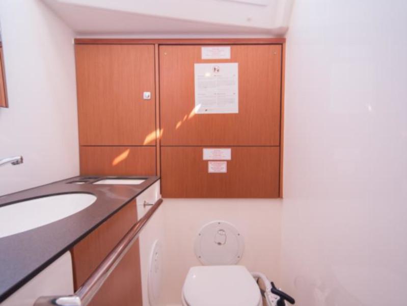 Book yachts online - sailboat - Bavaria Cruiser 46 - Matos - rent