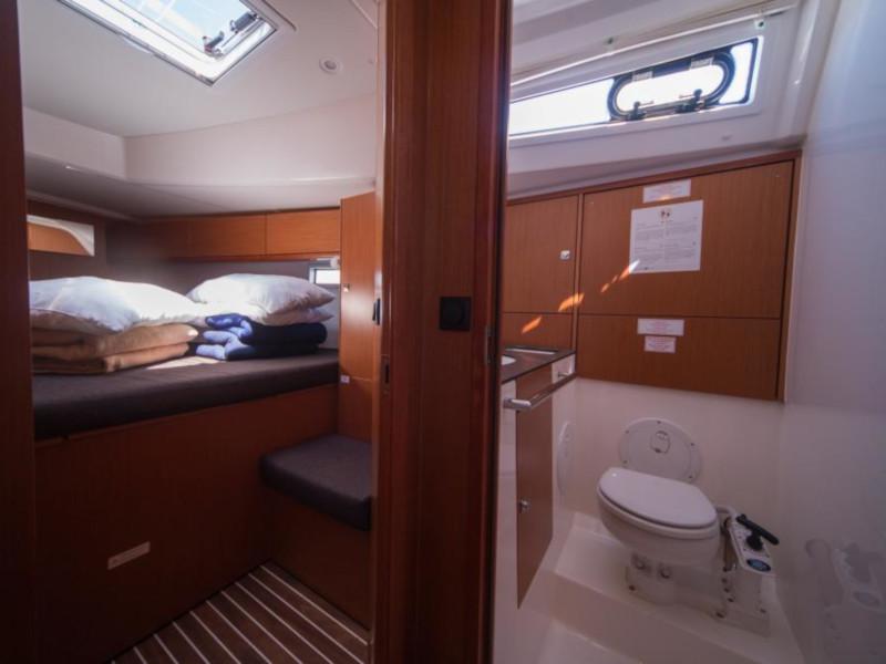 Book yachts online - sailboat - Bavaria Cruiser 46 - Matos - rent