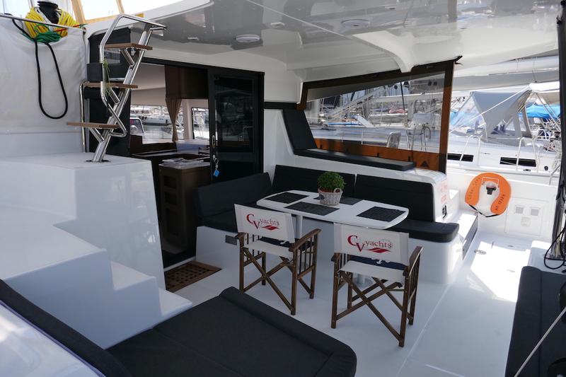 Book yachts online - catamaran - Lagoon 42 - Coral Seas - rent