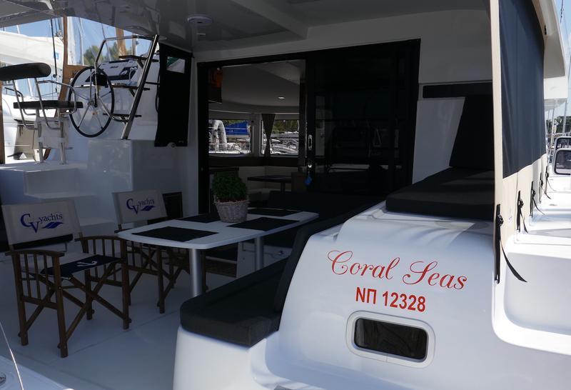 Book yachts online - catamaran - Lagoon 42 - Coral Seas - rent