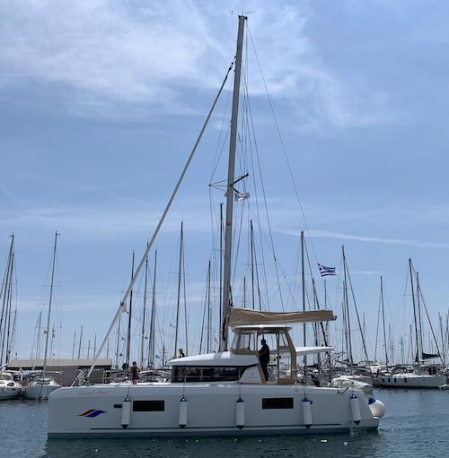 Book yachts online - catamaran - Lagoon 42 - Coral Seas - rent