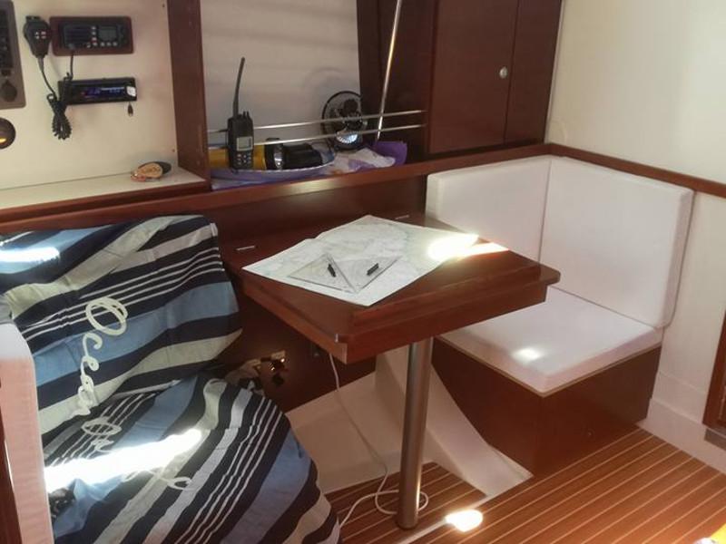 Book yachts online - sailboat - Hanse 400e - Lady - rent