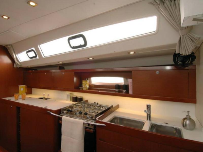 Book yachts online - sailboat - Oceanis 50 Family - Flying Colours - rent