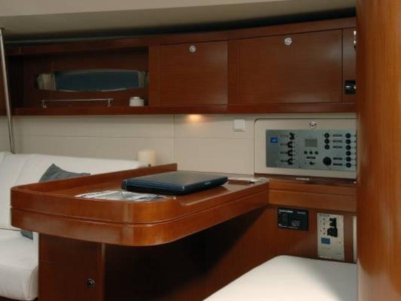 Book yachts online - sailboat - Oceanis 50 Family - Flying Colours - rent