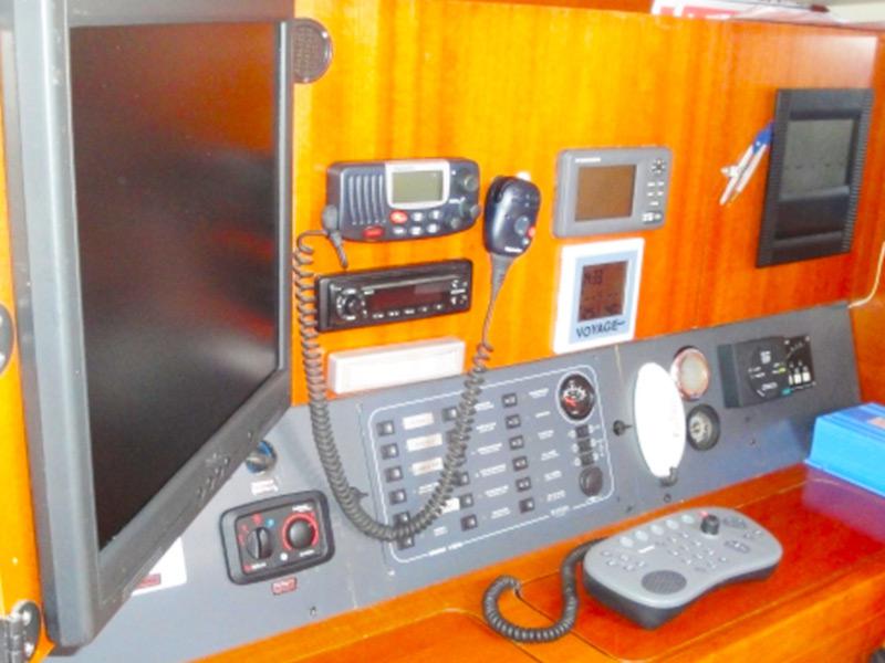 Book yachts online - sailboat - Dufour 425 - Franca - rent