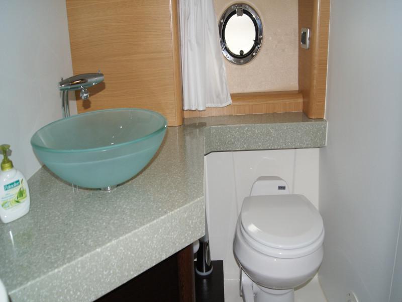 Book yachts online - motorboat - Cranchi 43 IPS - Sunpower - rent