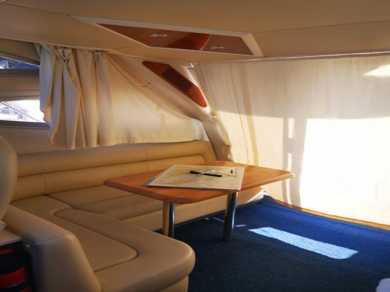 Book yachts online - motorboat - Sealine F34 - Little One - rent